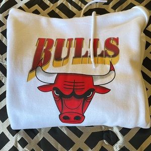 Chicago Bulls pullover hoodie. Very warm